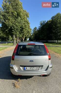 Хэтчбек Ford Fusion 2003 в 