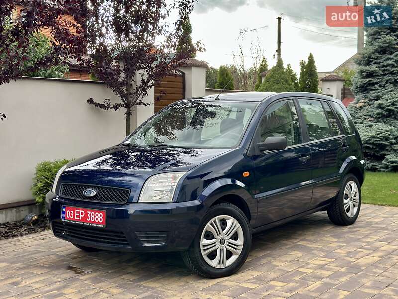 Хэтчбек Ford Fusion 2005 в 