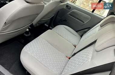 Хэтчбек Ford Fusion 2005 в 