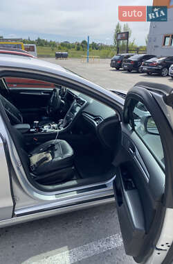 Седан Ford Fusion 2014 в 