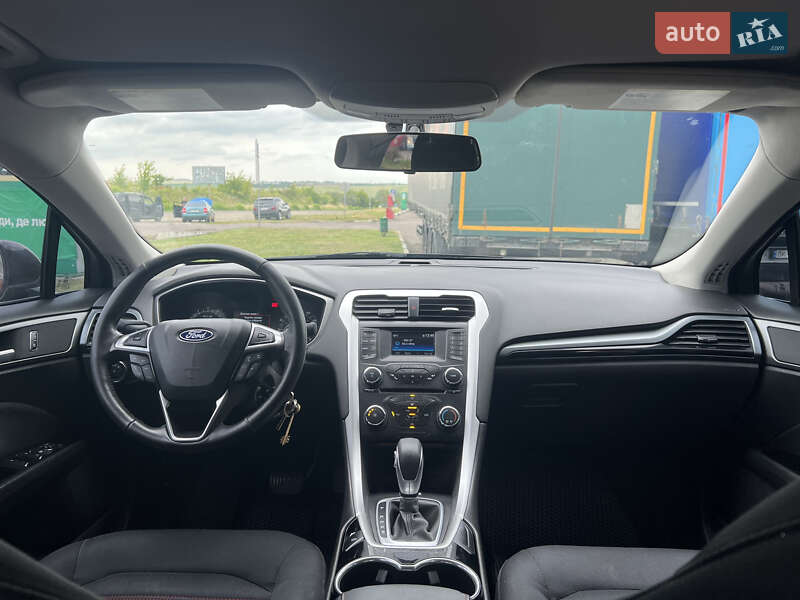 Седан Ford Fusion 2014 в Рівному