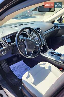 Седан Ford Fusion 2019 в 