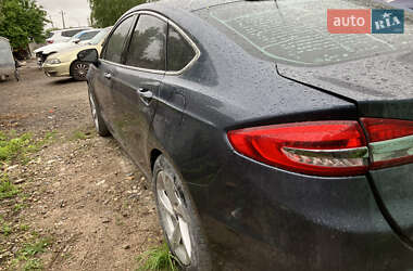 Седан Ford Fusion 2017 в 