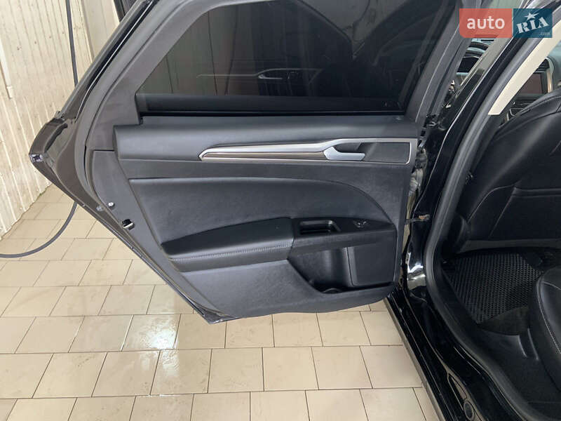 Седан Ford Fusion 2018 в Жашкове
