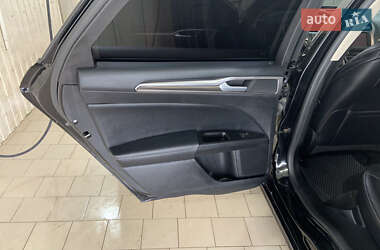 Седан Ford Fusion 2018 в 