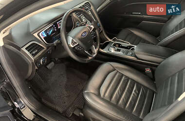 Седан Ford Fusion 2018 в 