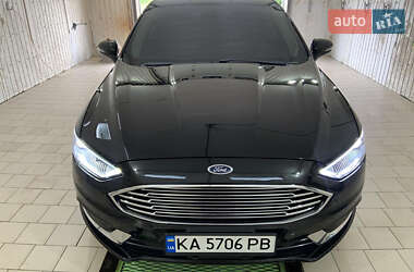 Седан Ford Fusion 2018 в 