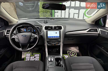 Седан Ford Fusion 2016 в 