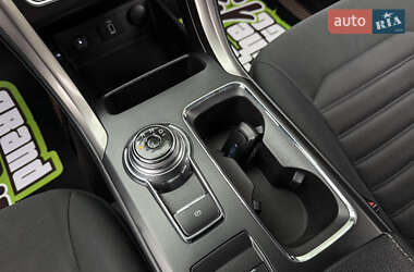 Седан Ford Fusion 2016 в 