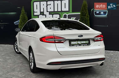 Седан Ford Fusion 2016 в 