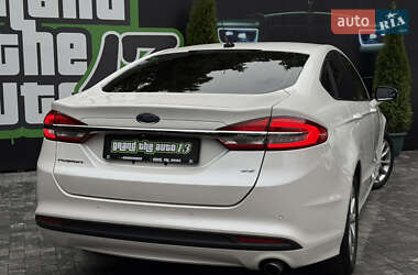 Седан Ford Fusion 2016 в 