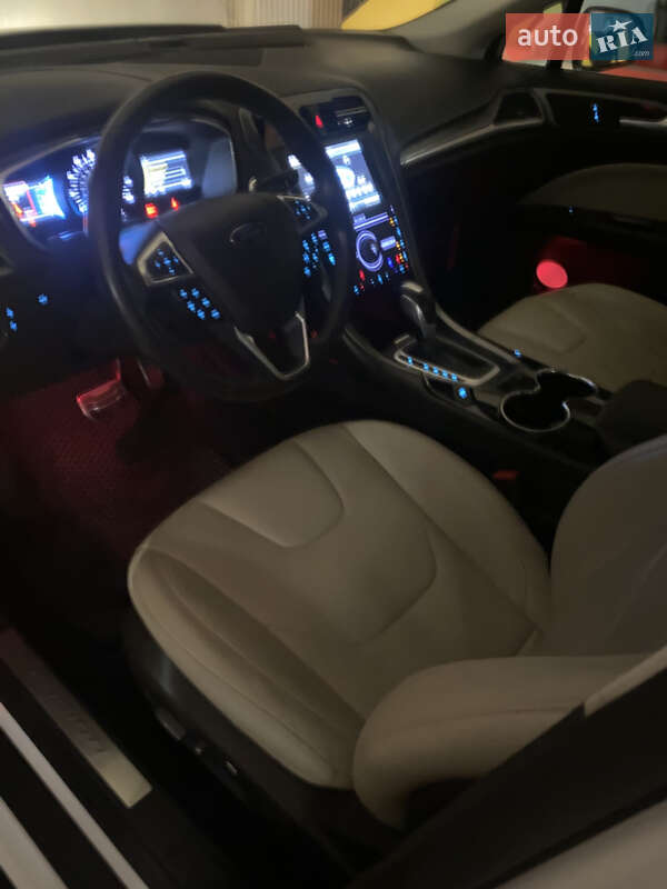 Седан Ford Fusion 2015 в Одессе