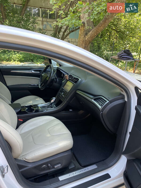 Седан Ford Fusion 2015 в Одессе