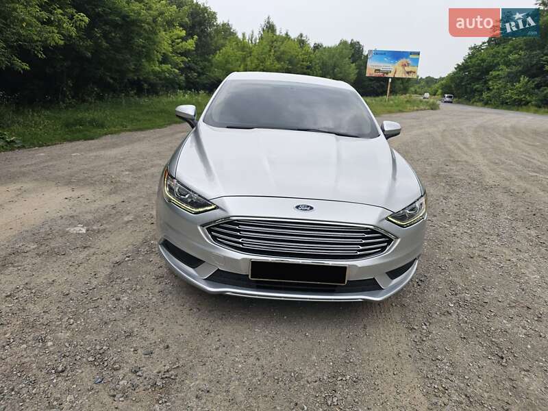 Седан Ford Fusion 2016 в Чорткові
