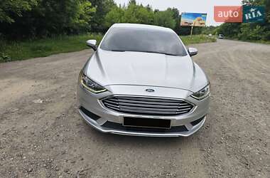 Седан Ford Fusion 2016 в 