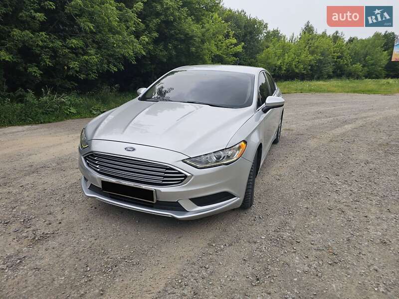 Седан Ford Fusion 2016 в Чорткові
