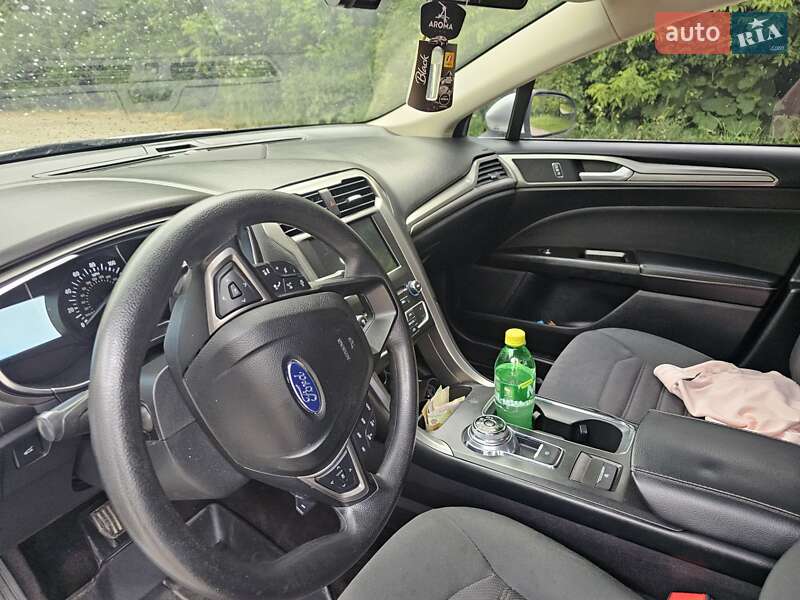 Седан Ford Fusion 2016 в Чорткові