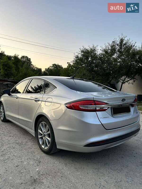 Седан Ford Fusion 2016 в Чорткові