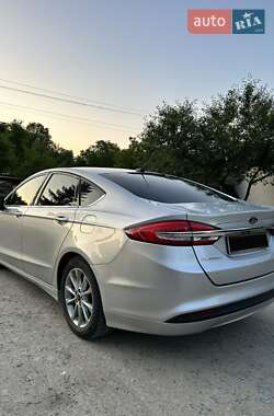 Седан Ford Fusion 2016 в 