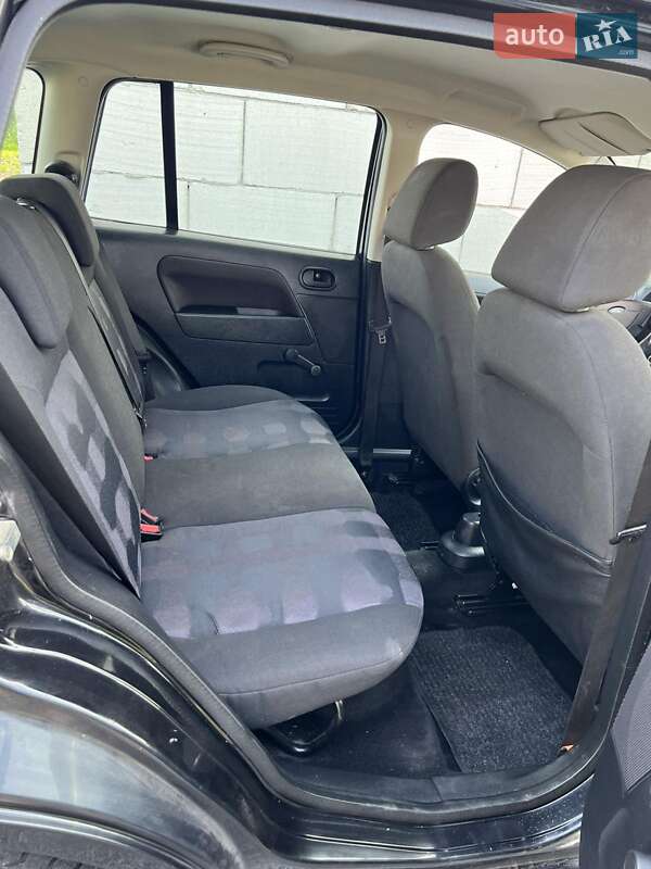 Хэтчбек Ford Fusion 2006 в Звягеле
