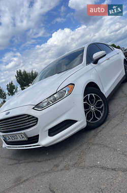 Седан Ford Fusion 2013 в 