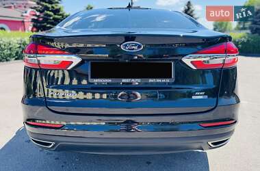 Седан Ford Fusion 2020 в 