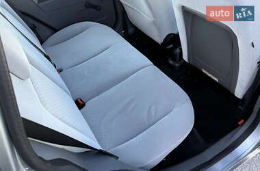 Хэтчбек Ford Fusion 2005 в 