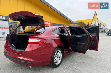 Седан Ford Fusion 2015 в 