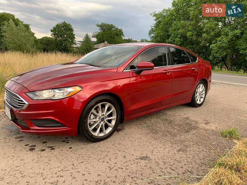 Седан Ford Fusion 2017 в 