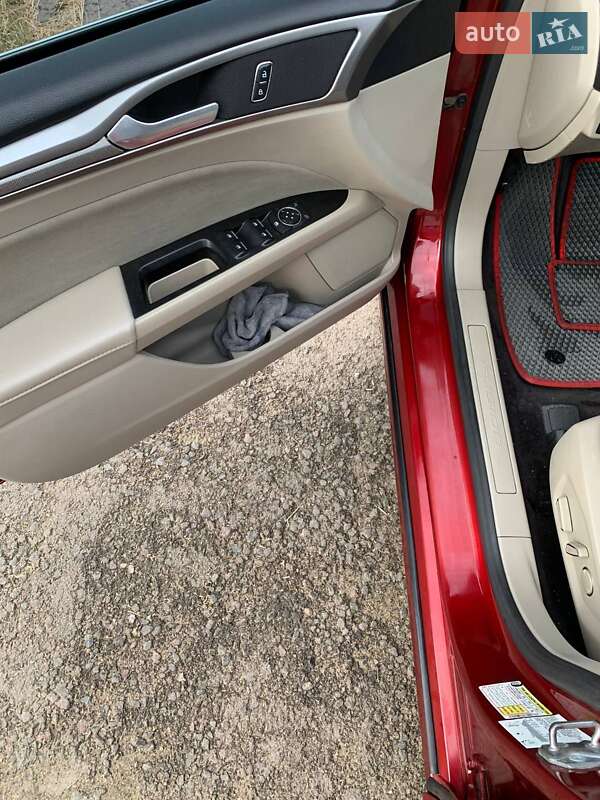 Седан Ford Fusion 2017 в Кутах