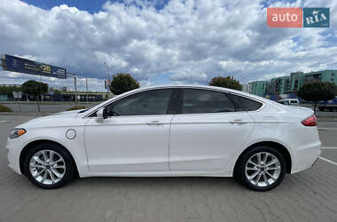 Седан Ford Fusion 2018 в 
