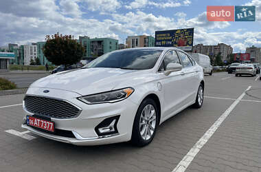 Седан Ford Fusion 2018 в 