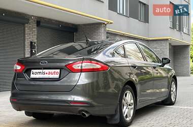 Седан Ford Fusion 2014 в 