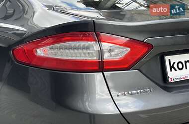 Седан Ford Fusion 2014 в 