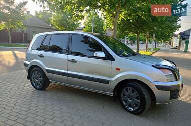 Хэтчбек Ford Fusion 2008 в 