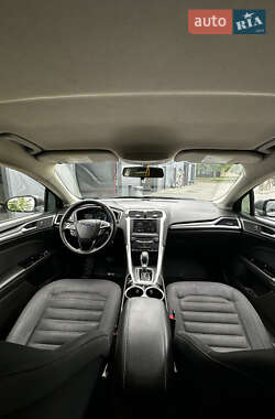 Седан Ford Fusion 2012 в 