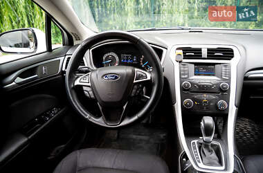 Седан Ford Fusion 2014 в 