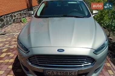 Седан Ford Fusion 2014 в Шполі