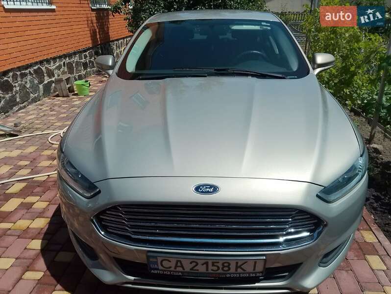 Седан Ford Fusion 2014 в 