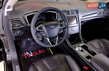 Седан Ford Fusion 2019 в 