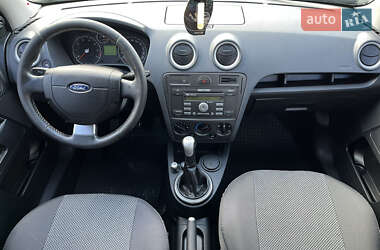 Хетчбек Ford Fusion 2005 в 