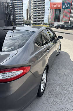 Седан Ford Fusion 2014 в 