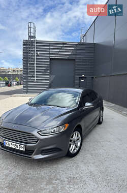Седан Ford Fusion 2014 в 
