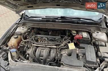 Седан Ford Fusion 2015 в 