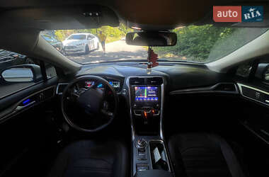 Седан Ford Fusion 2019 в 