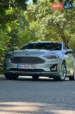 Седан Ford Fusion 2019 в Одесі