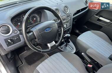 Хэтчбек Ford Fusion 2010 в 