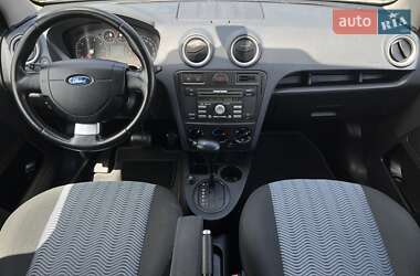 Хэтчбек Ford Fusion 2010 в 