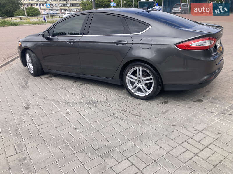 Седан Ford Fusion 2016 в Києві