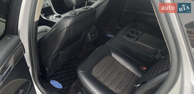 Седан Ford Fusion 2017 в Львове